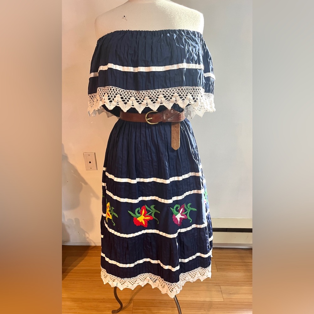 1980’s Vintage Embroidered Dress.